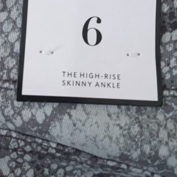 WHBM Jeans NWT Ankle Jean Snake Print Pattern Skinny Size 6 - Picture 6 of 12